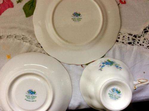 ROYAL ALBERT FORGET ME NOT TRIO---AVON CUP