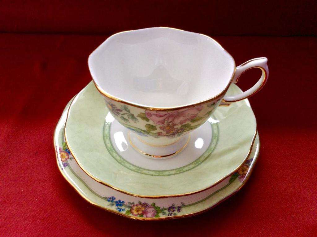 ROYAL ALBERT HARTINGTON TRIO