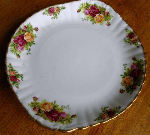 Royal Albert Old Country Roses Cake/plate