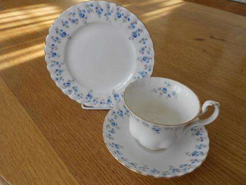 Royal Albert Memory Lane Trio