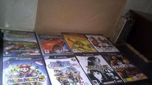 8 Nintendo Gamecube Games with Gamecube Controller