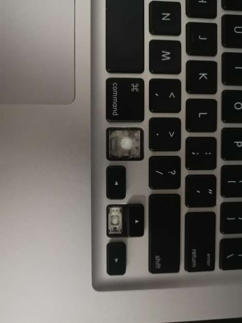 BARGAIN!!! Apple Macbook Pro with Apple Magic Mouse + Samsonite Bag