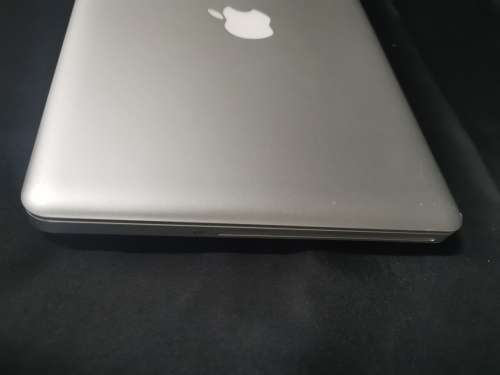 BARGAIN!!! Apple Macbook Pro with Apple Magic Mouse + Samsonite Bag