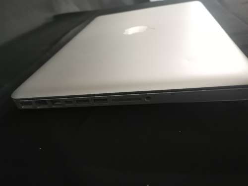 BARGAIN!!! Apple Macbook Pro with Apple Magic Mouse + Samsonite Bag