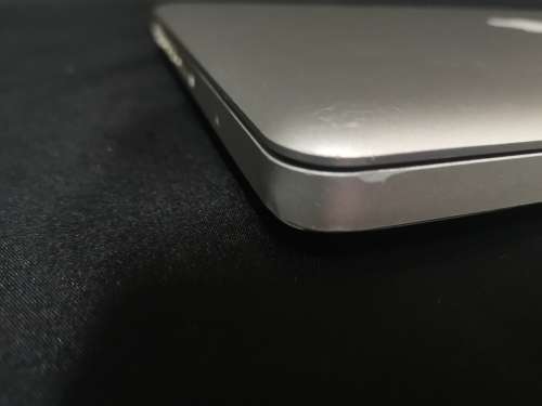 BARGAIN!!! Apple Macbook Pro with Apple Magic Mouse + Samsonite Bag