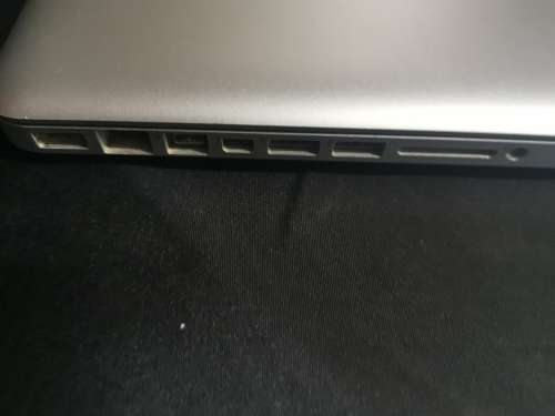 BARGAIN!!! Apple Macbook Pro with Apple Magic Mouse + Samsonite Bag