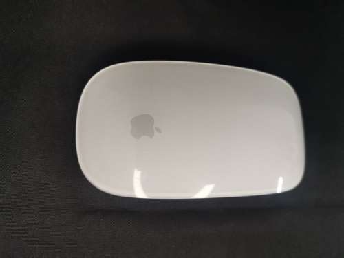 BARGAIN!!! Apple Macbook Pro with Apple Magic Mouse + Samsonite Bag