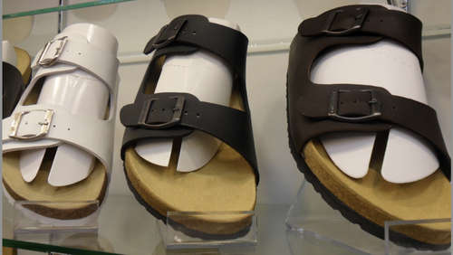 MENS FASHIONABLE BIRKENSTOCK SANDALS/CLOGS, FREE POSTAGE!