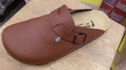 UNISEX FASHIONABLE BIRKENSTOCK CLOGS, FREE POSTAGE!