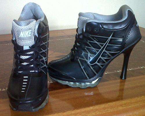 NIKE HEELS - LADIES SIZE 5