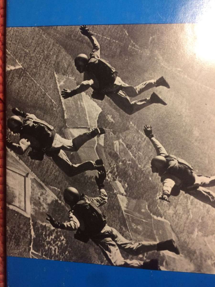 Skydiving and Parachuting - William Bixby (1980 1st Edition HARDCOVER)