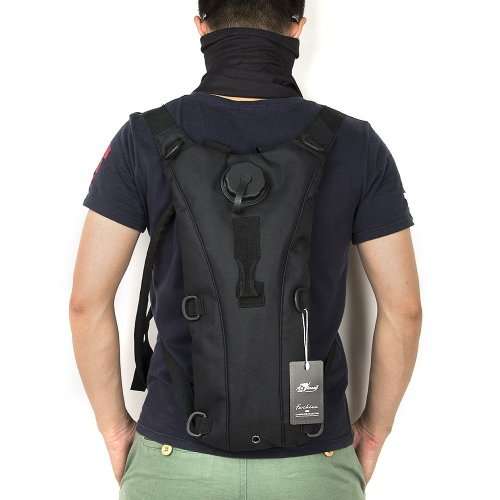 KMS BLACK 2.5 LITER HYDRATION PACK!!!