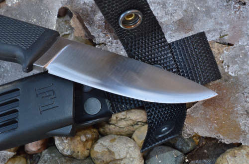 F1 SWEDISH MILITARY TACTICAL & SURVIVAL KNIFE WITH HARD PLASTIC SHEATH!