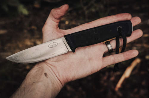 F1 SWEDISH MILITARY TACTICAL & SURVIVAL KNIFE WITH HARD PLASTIC SHEATH!