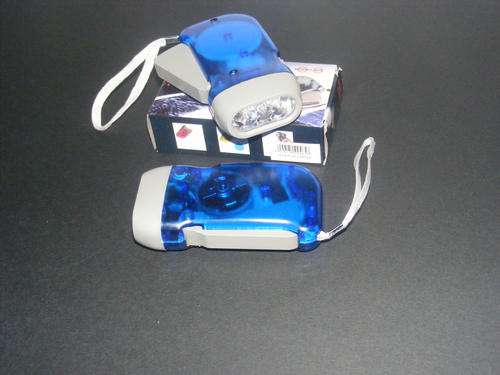 3 LED DYNAMO TORCH - BRIGHT & NO BATTERIES REQUIRED - AWESOME!!!