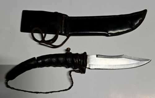 ANTIQUE VINTAGE HAND MADE KNIFE WITH LEATHER HOLDER, THE ONLY ONE????