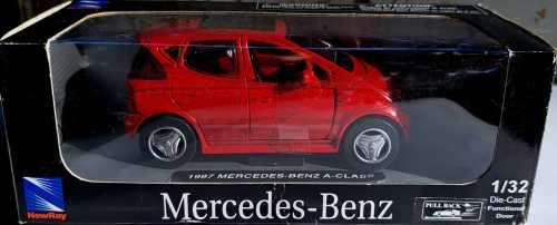 BOXED NEW RAY TOYS. DIE CAST 1997 MERCEDES BENZ A CLASS WITH PULL BACK ACTION SCALE 1:32  L. 10,5 CM
