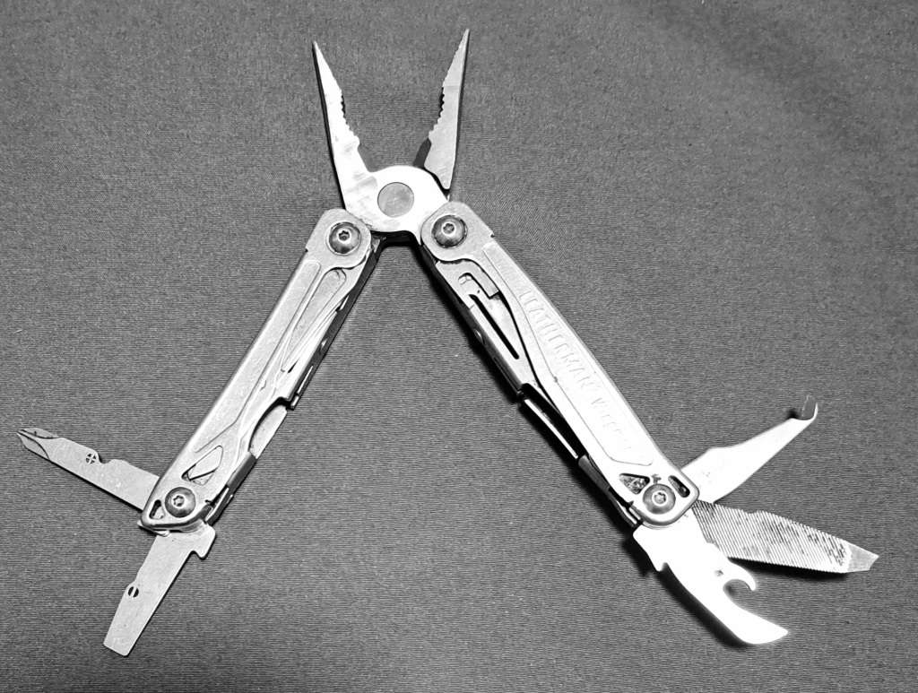 LEATHERMAN **WINGMAN** POCKET KNIFE ** MULTI TOOLS **