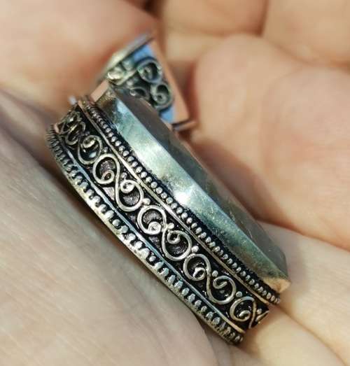 Sterling Silver labradorite Pendant.