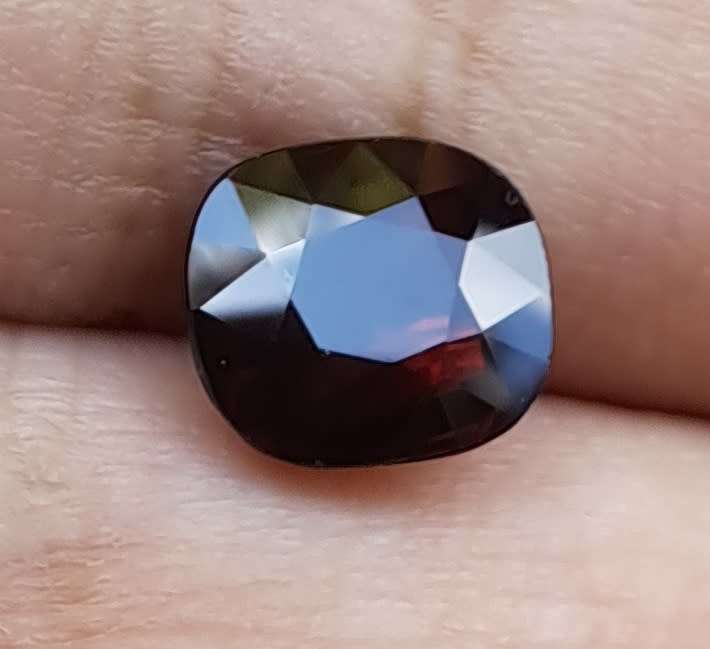 2.69ct Natural Rhodolite garnet
