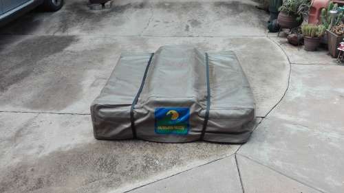 Howling Moon Roof top tent