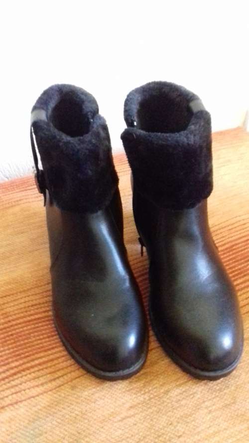 Size 5 black ladies ankle boots