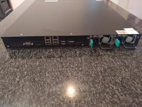 4 bay nas Fujitsu QR802 (RackMount)
