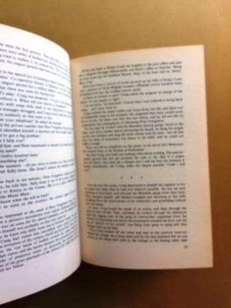 The Leopard Hunts in Darkness, Wilbur Smith (1st edition, 1984, William Heinemann, London)