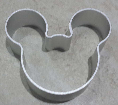 Mickey/ minnie mouse metal cookie cutter, 6x5cm