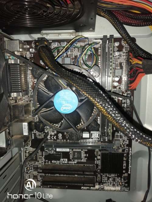 I7 7th generation Gigabyte PC Case (please read)