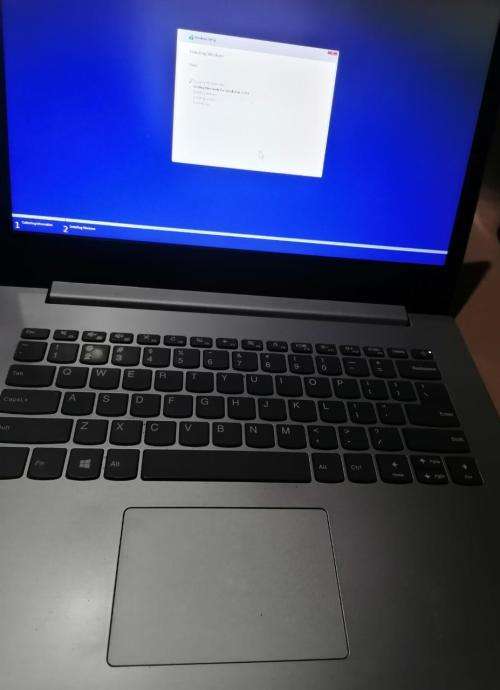 LENOVO IDEAPAD 330- 8th Gen intel i7- 8550U, 4gb, 1Tb 15.6 win10