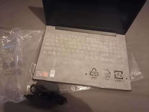 BRAND NEW Lenovo ideapad L340-15API, AMD RYZEN 3, 4GB 1TB Win 10