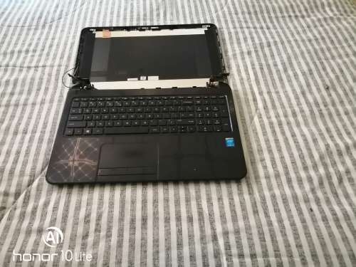 HP15 model 15-r117ni