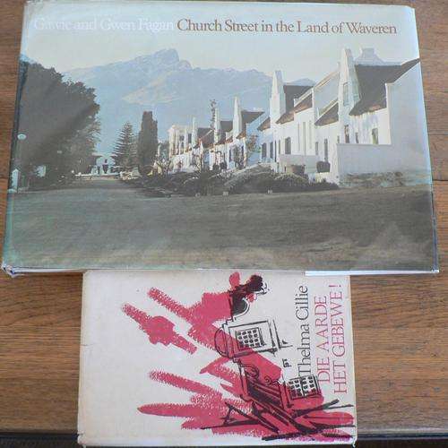2 x Tulbagh aardbewing boeke/ 2x  Tulbagh earthquake books
