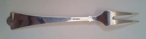 A superb solid silver serving fork by renowned Norwegian silversmith `Magnus Aase`.  23cm / 61.8g