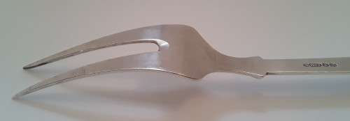 A superb solid silver serving fork by renowned Norwegian silversmith `Magnus Aase`.  23cm / 61.8g