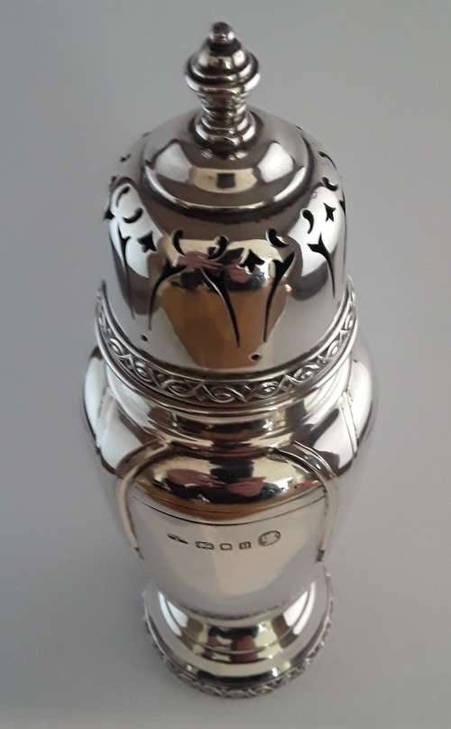 A large Art Deco hallmarked solid sterling silver sugar castor. Mappin and Webb, Birmingham, 1935.