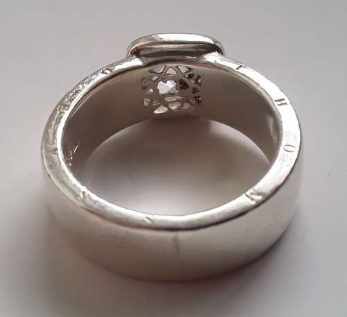 Quality!!! Designer `Thomas Sabo` cushion cut sterling silver ring. Size: M