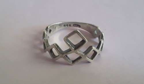 Vintage solid sterling silver hallmarked pointer ring. Edinburgh, 1987. Makers mark: RGL