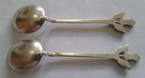 Pair of sterling silver spoons.  Weight:  19.13g