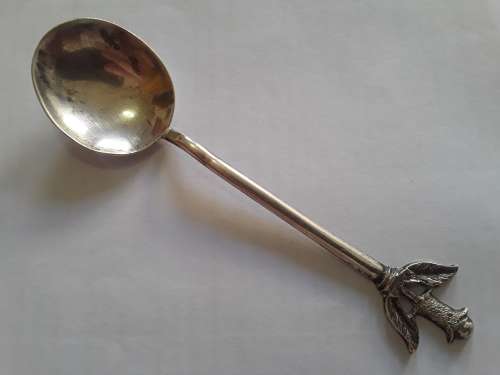 Pair of sterling silver spoons.  Weight:  19.13g
