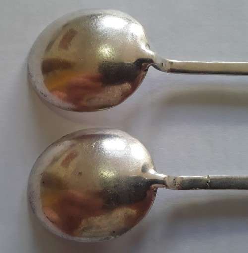 Pair of sterling silver spoons.  Weight:  19.13g