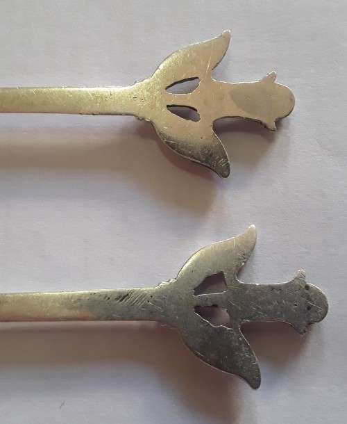 Pair of sterling silver spoons.  Weight:  19.13g