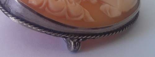 Beautiful 1920`s solid silver and cameo pendant / brooch.