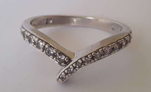 Designer solid sterling silver wishbone ring. Size: N (17mm)