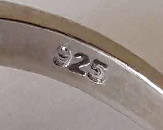 Designer solid sterling silver wishbone ring. Size: N (17mm)