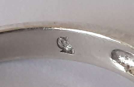 Designer solid sterling silver wishbone ring. Size: N (17mm)