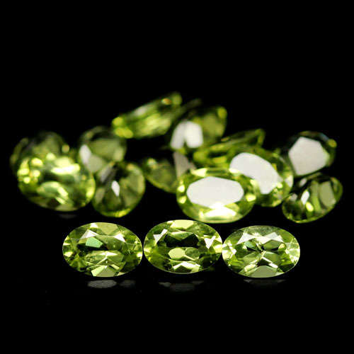 ### 7.14 CT AAA! NATURAL! 15PCS GREEN PAKISTAN PERIDOT OVAL ###