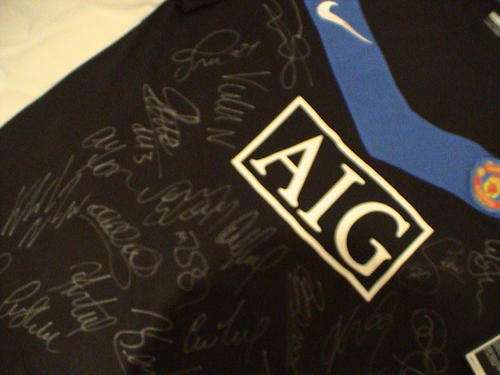 R1 Start - Man United Squad 09/10 Hand Signed Shirt with Certificate of Authenticity, Dream Gift