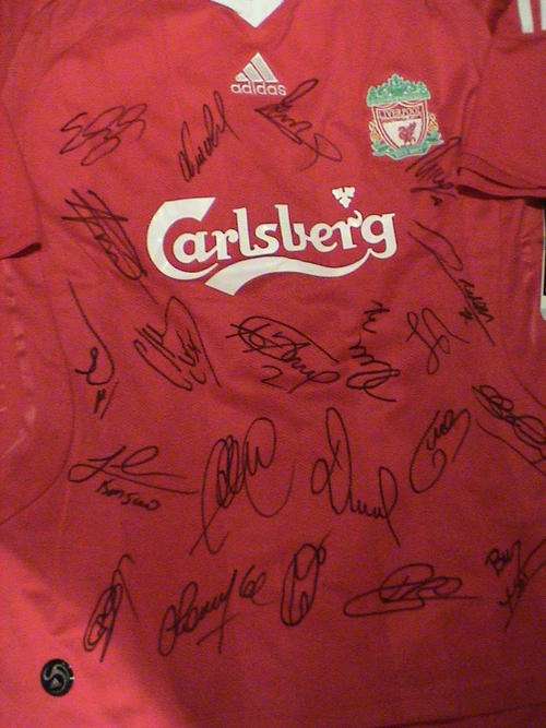 R1 Start - Liverpool Squad 09/10 Hand Signed Shirt with Certificate of Authenticity, Dream Gift